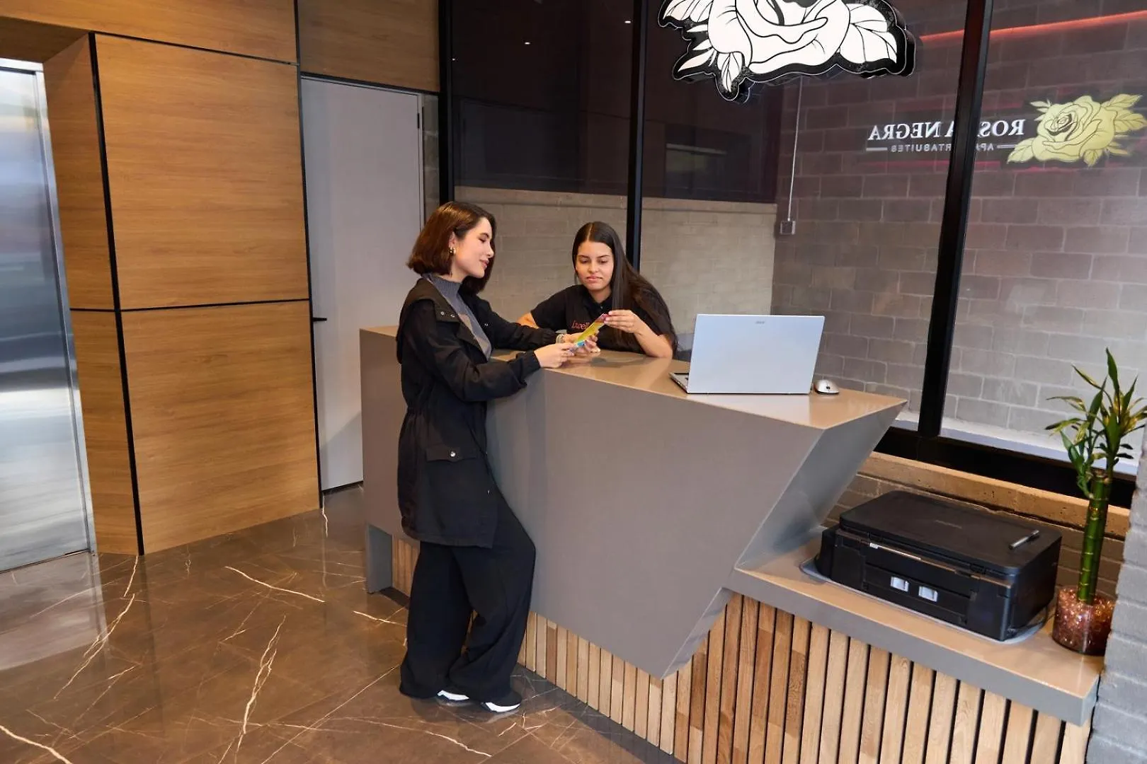 Stadium Hideaway Rosa Negra Jacuzzi Medellín Lägenhet