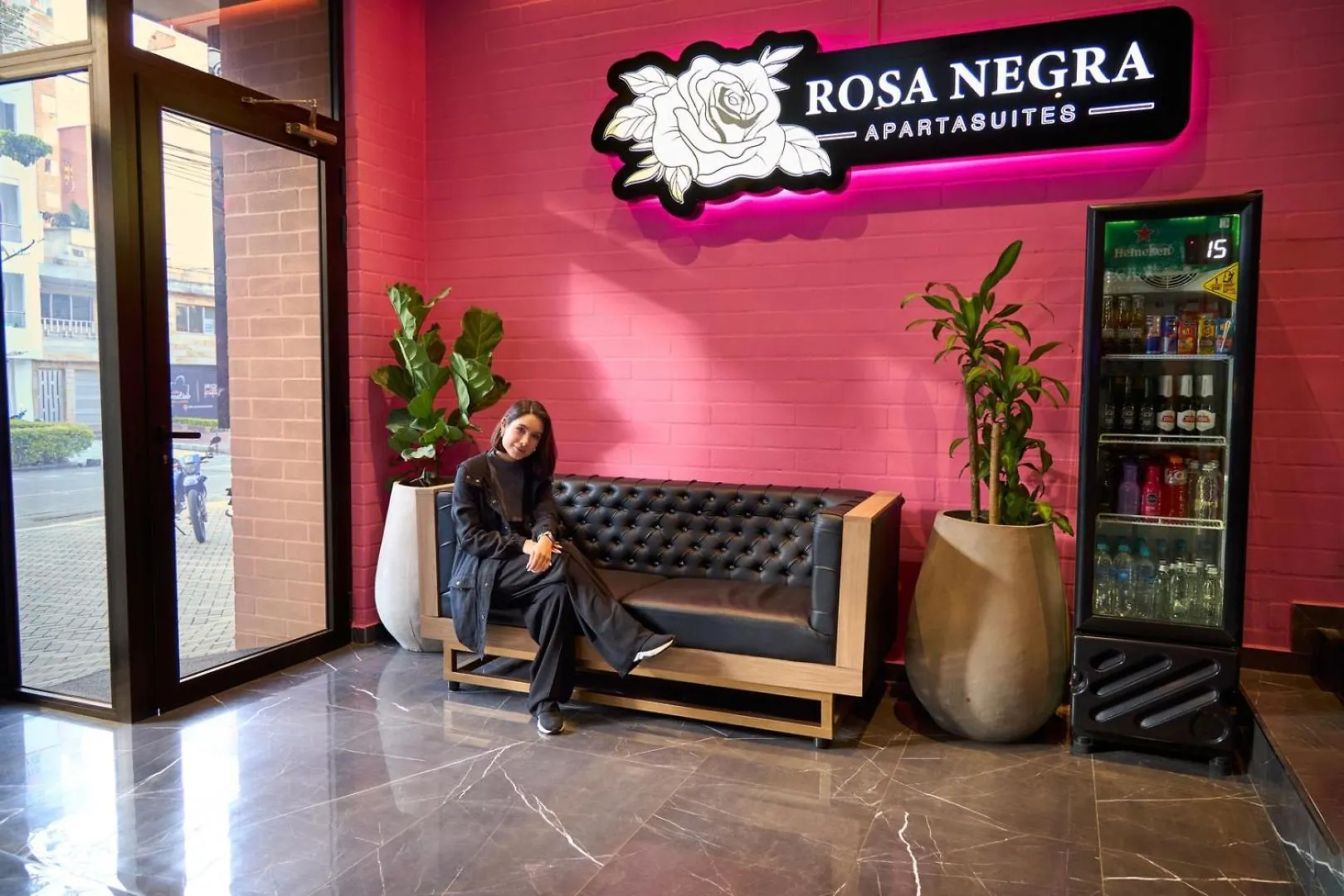 Stadium Hideaway Rosa Negra Jacuzzi Medellín